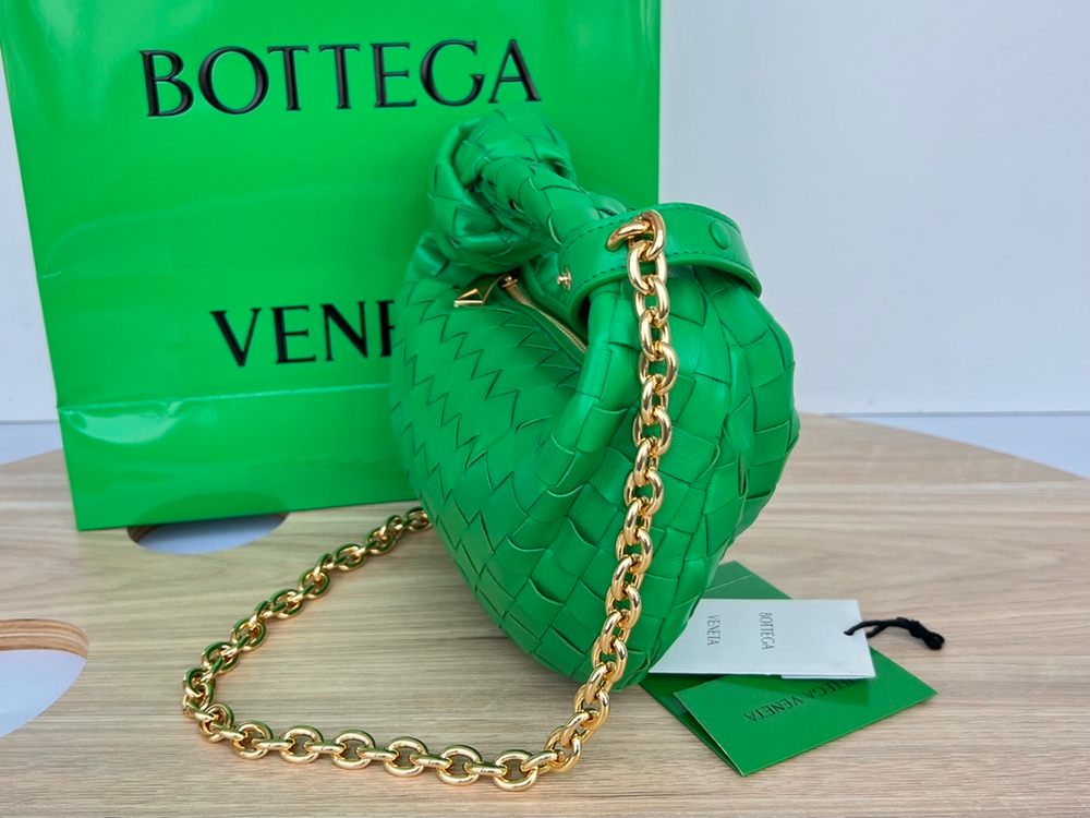 Bottega Veneta Mini Jodie 28 cm