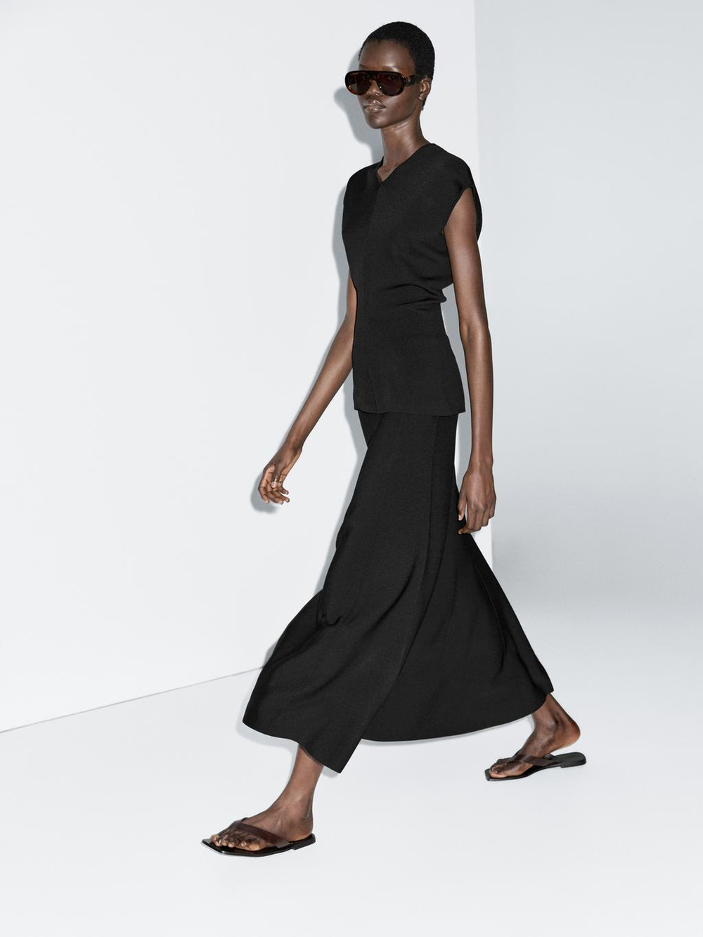 Massimo Dutti Трикотажный топ с V-образным вырезом, черный