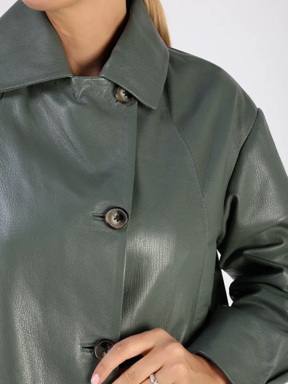 Кожаная куртка демисезонная