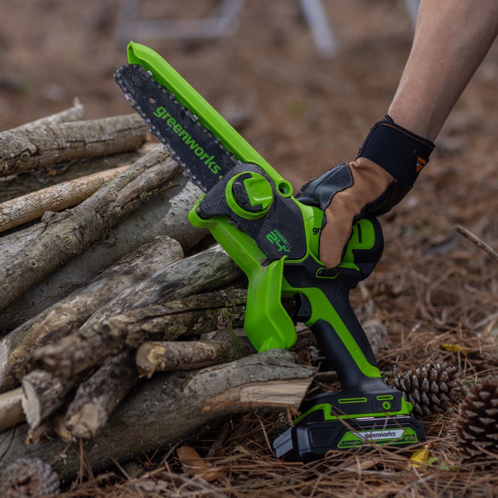 Цепная мини пила аккумуляторная Greenworks GD24CSMNX Арт. 2008707UB, 24V, 15см, бесщеточная, в комплекте АКБ 4 А·ч и ЗУ в сумке