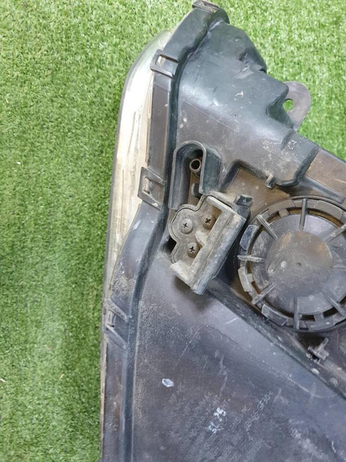 Битая Фара правая Genesis G70 (2017-2021) LED