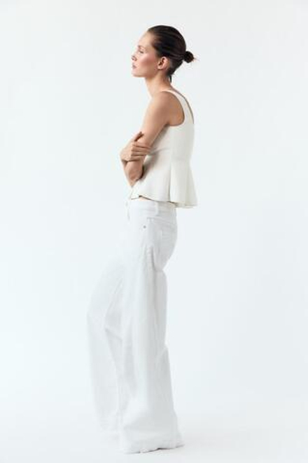 ZARA ТОП С ЭЛАСТИЧНЫМ ЖИЛЕТОМ И БАСКОЙ, ЖЕЛТОВАТО-БЕЛЫЙ