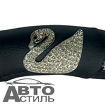 Оплетка на руль круглая Coolpart DIAMOND 50  (38*38) лебедь к/з черный/белый СТРАЗЫ L2088BL-WT