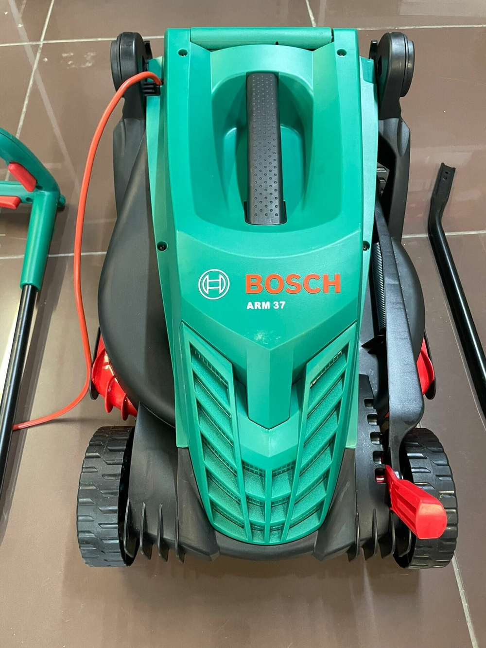 Электрическая газонокосилка Bosch ARM 37 0.600.8A6.201