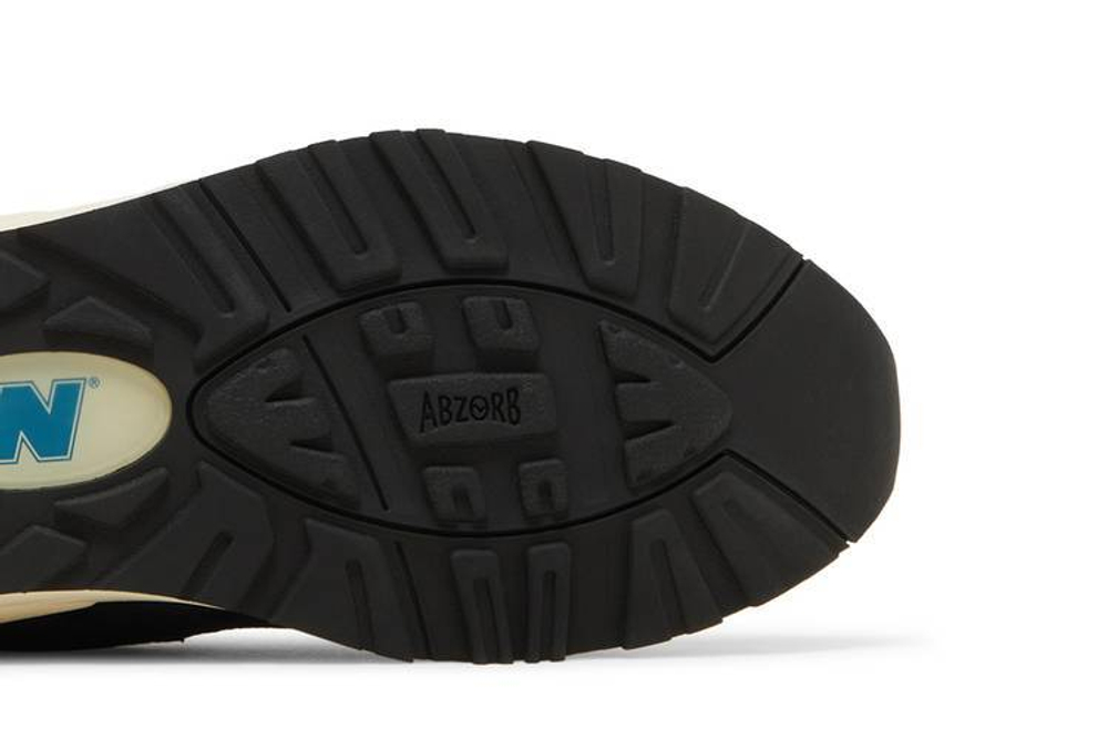 Кроссовки New Balance Teddy Madenb 990 V2