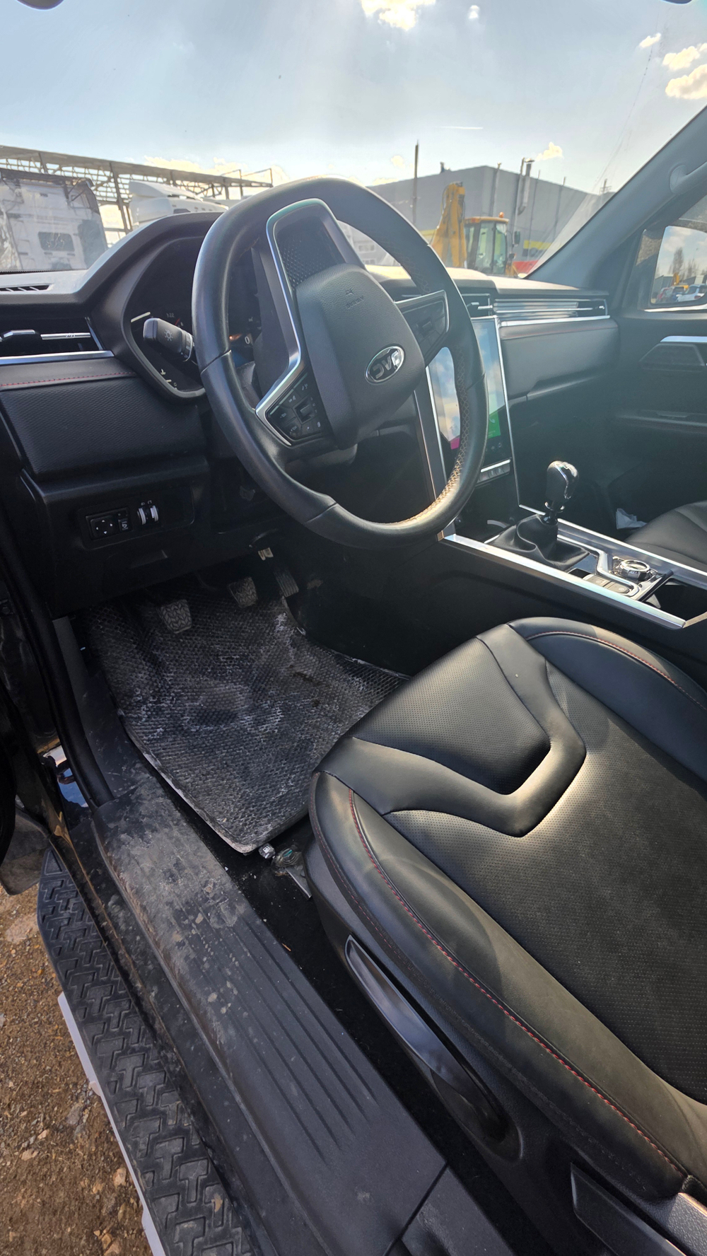 JAC T8 Pro 2.4 T MT 4WD Full Extra