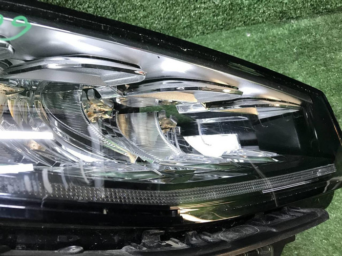 Битая Фара правая Geely Atlas Pro (2021-н.в.) LED