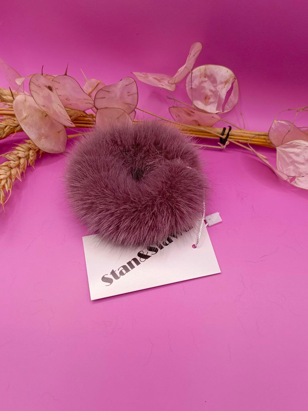 Норковая резинка для волос.