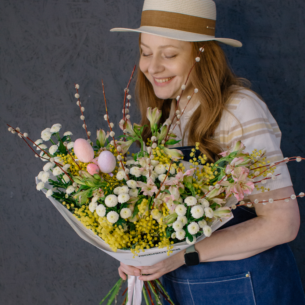 161. Весенний пасхальный букет с мимозой и веточками вербы