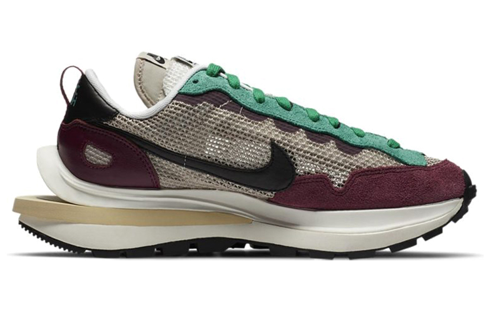 Кроссовки Sacai X Nike Vaporwaffle String Villain Red
