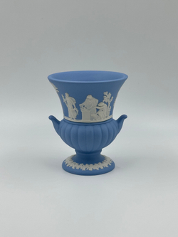 Ваза голубая Wedgwood