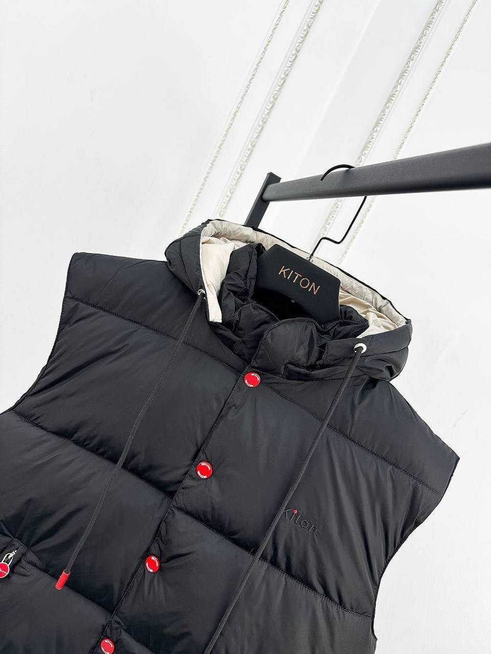 Безрукавка Kiton