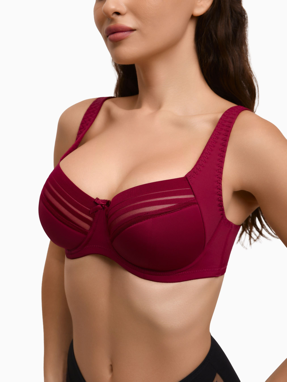 Бюстгальтер OIRO с чашками на спонже и на косточках Lily