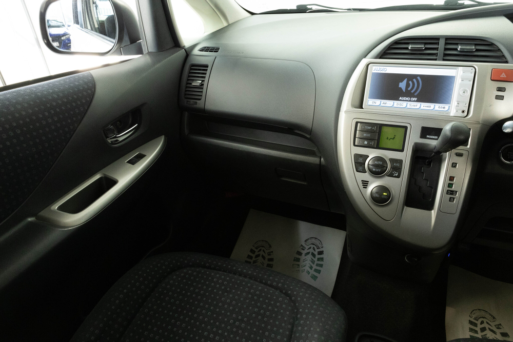 Toyota Ractis, 2010 год