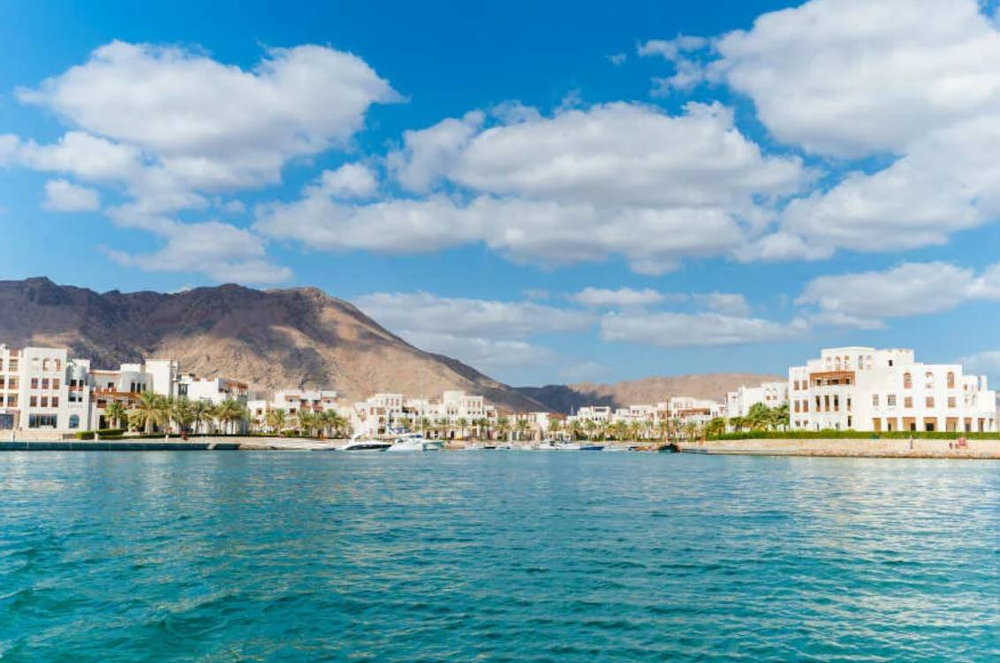 "OLIVE FARMS" Оман, Маскат. Расположенный на северном побережье Омана, Джебель-Сифа находится менее чем в часе езды от оживлённого города Маскат, предлагая идеальный баланс между удобством и уединением