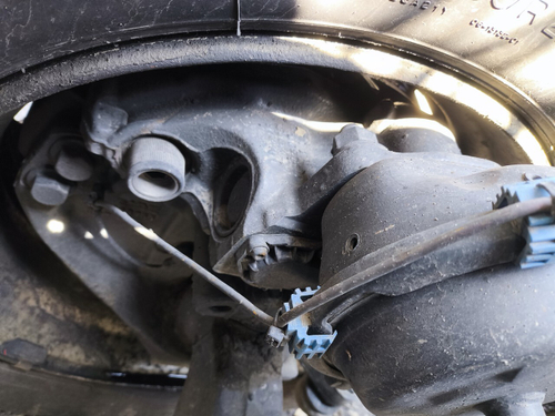 Суппорт передний левый 2018г.