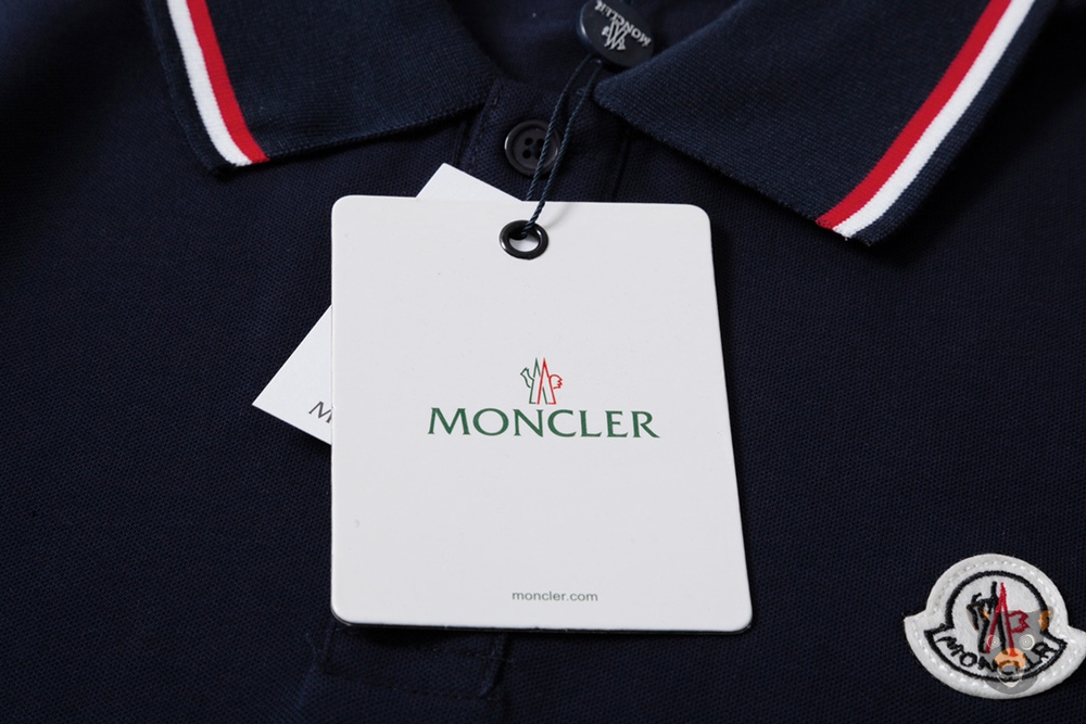 Поло Moncler