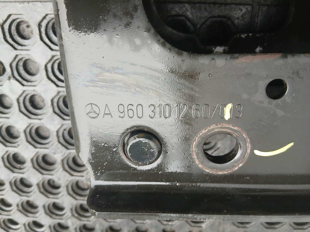 Кронштейн кабины левый 2019г