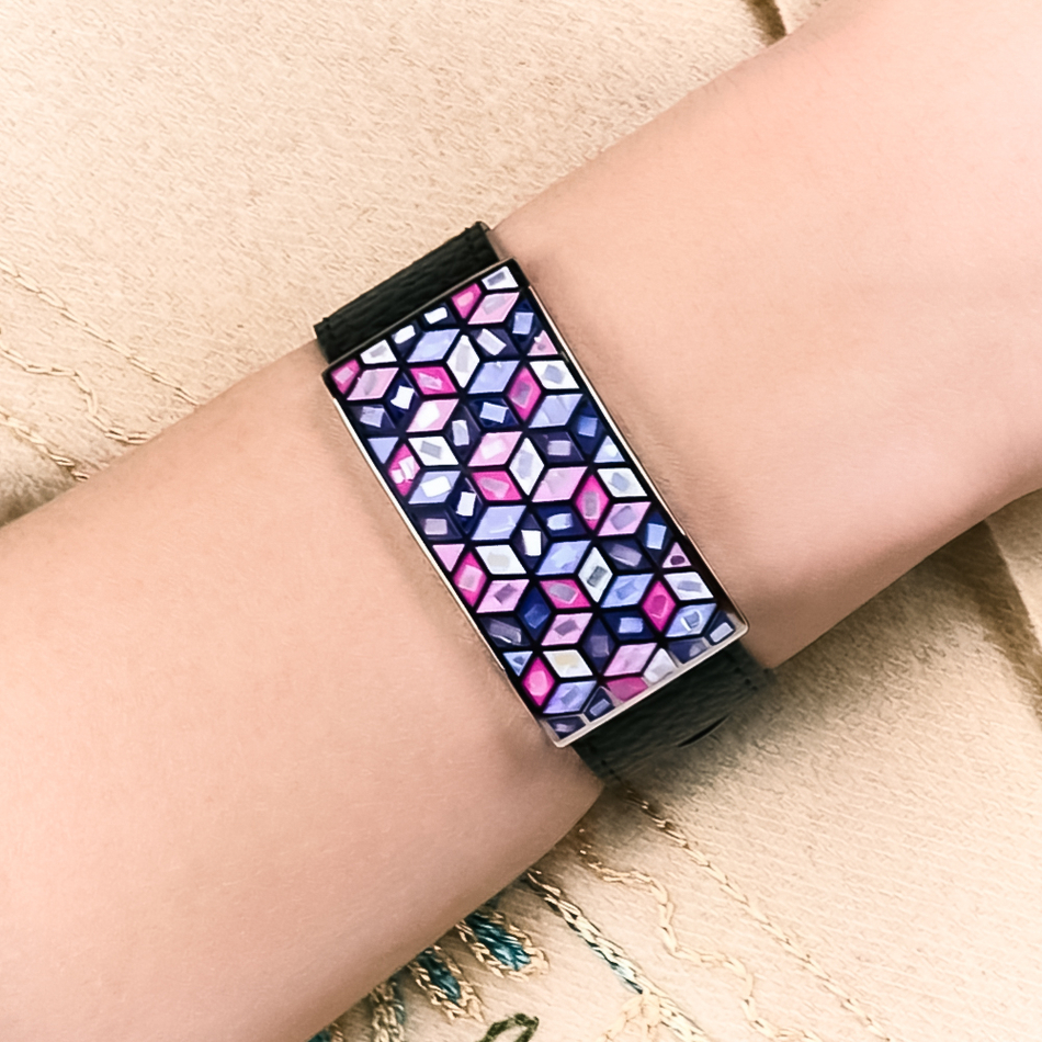 Браслет Fiore Luna на черном кожаном ремешке CB13209-7