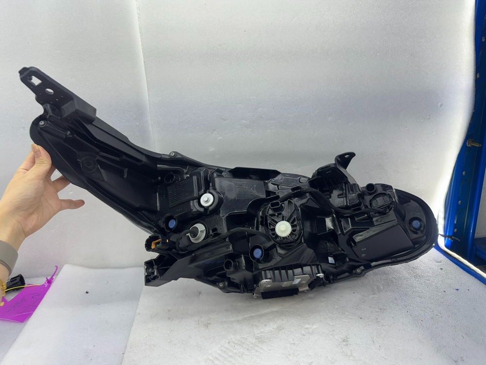 Блок фар LED Nissan Sylphy (правый, оригинал,)