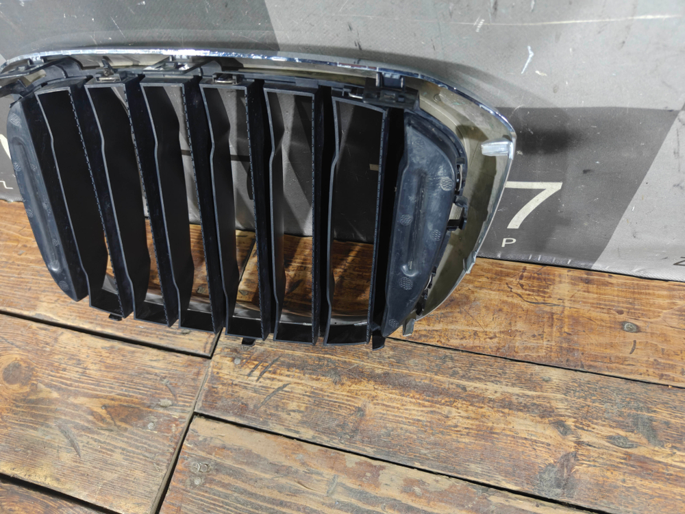 Решетка радиатора правая BMW X3 (G01), X4 (G02) 17-21 Б/У Оригинал 51137397466