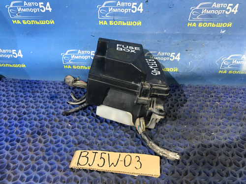 Блок предохранителей подкапотный MAZDA FAMILIA 2001