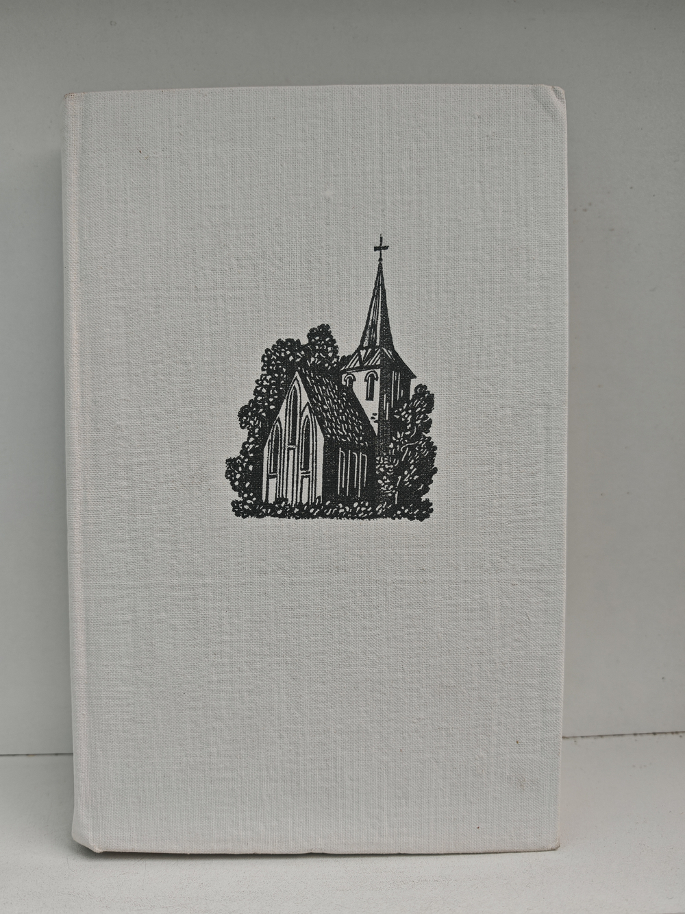 Под солнцем Сатаны. Дневник сельского священника. Новая история Мушетты