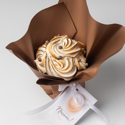 Итальянский кулич с карамельными кубиками