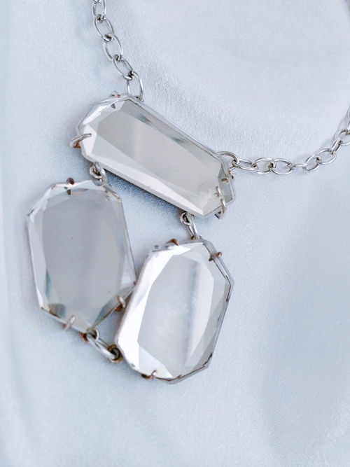 "Мирроу" колье в серебряном покрытии из коллекции "Kaleidoscope" от Jenavi с замком карабин