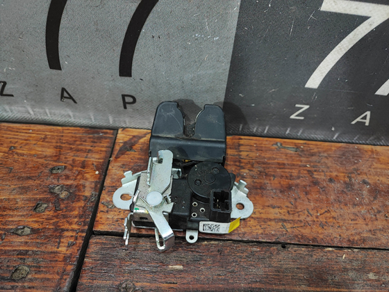 Замок крышки багажника Kia Rio 4 (FB) 17-нв Б/У Оригинал 81230H0030