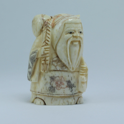 Нэцкэ Фукурокудзю с тыквой-горлянкой и кисетом