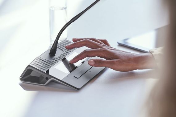 Televic Confidea FLEX Универсальный настольный микрофонный пульт