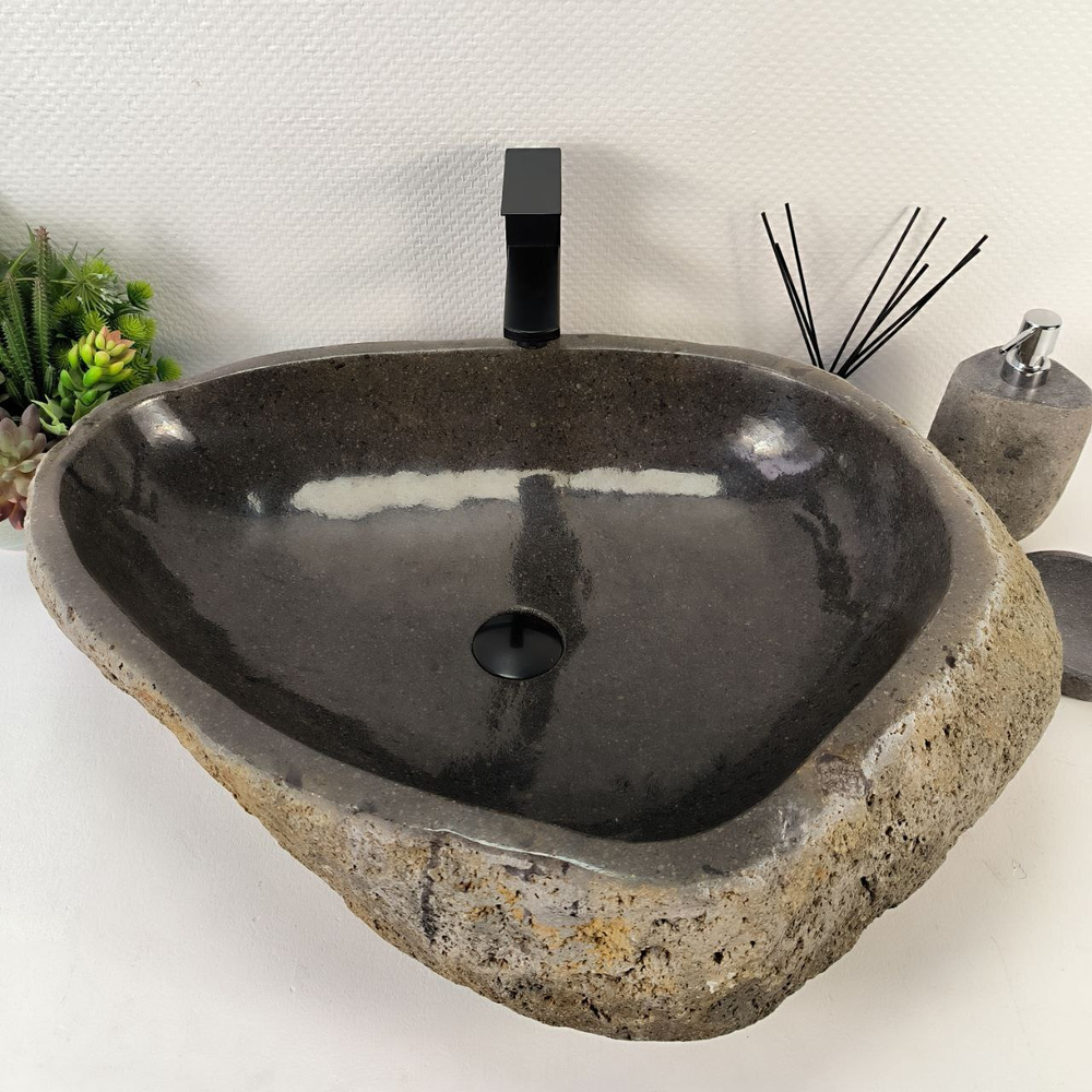 Раковина из речного камня RS-65154 68*52*18 0858