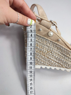 Босоножки Mulanka на танкетке 39 размер