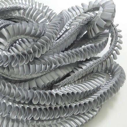 Лента плиссированная для наградных розеток. Цвет СЕРЕБРО. Код цвета 28В.