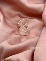 Кольцо широкое жатое светлое серебро