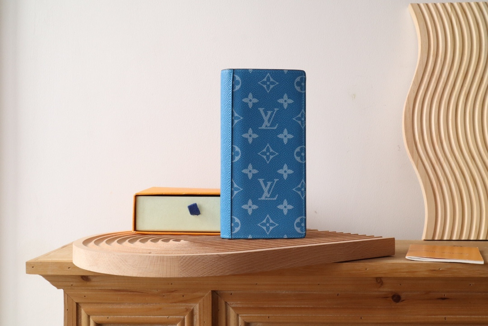 Louis Vuitton Brazza Wallet