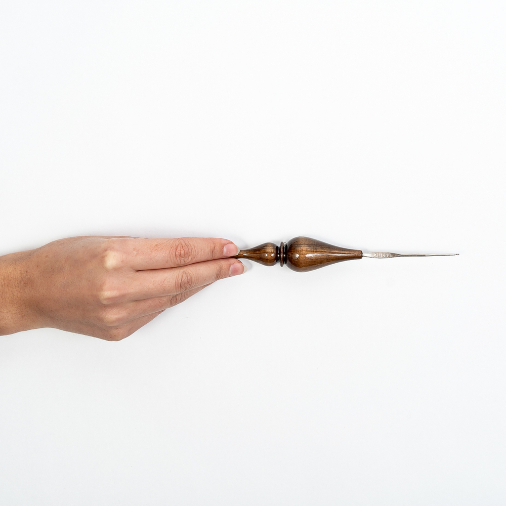 Железный крючок для вязания с деревянной ручкой из древесины кедра размером 1.6 мм. K220