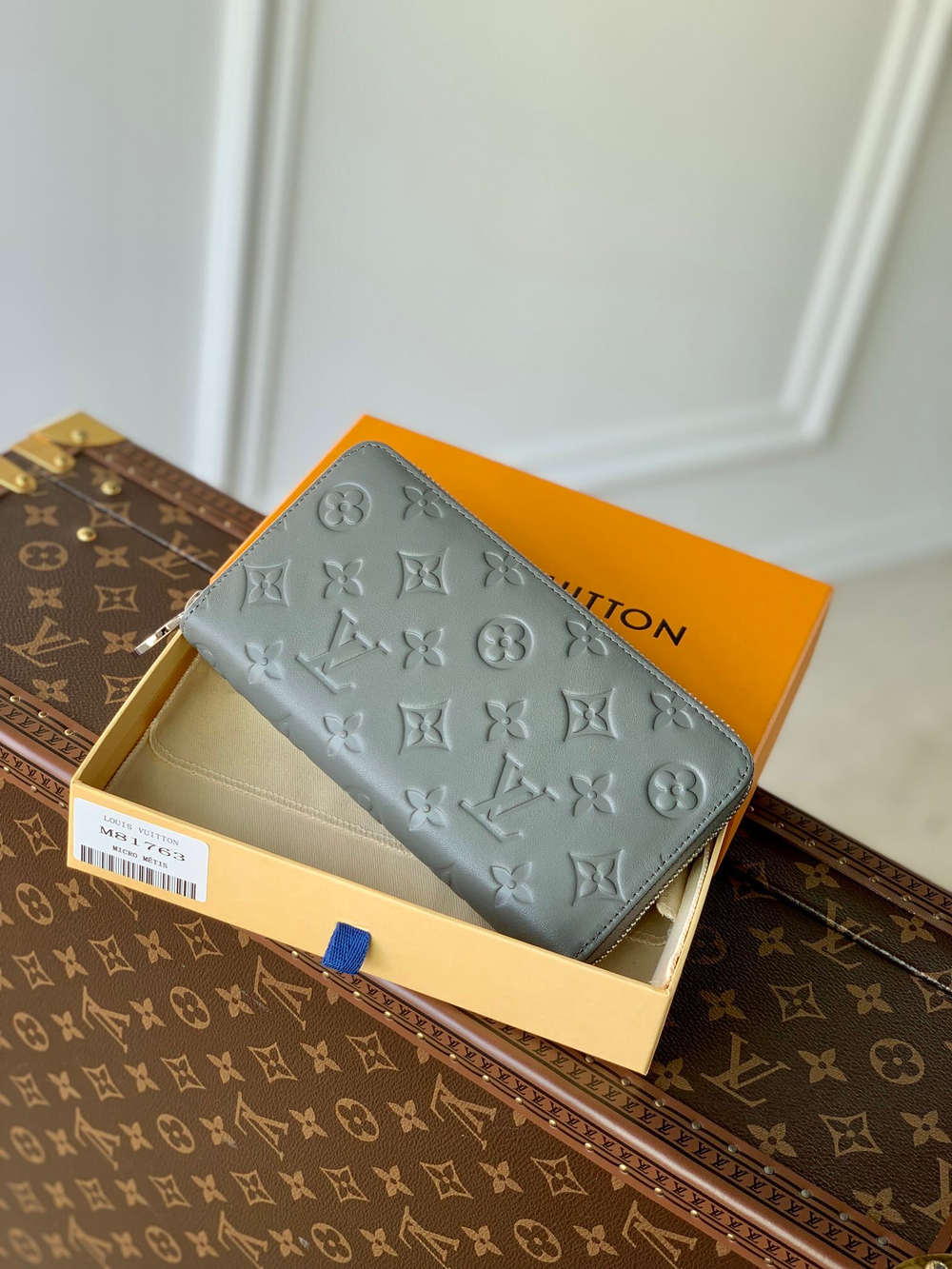 Louis Vuitton Zippy Wallet