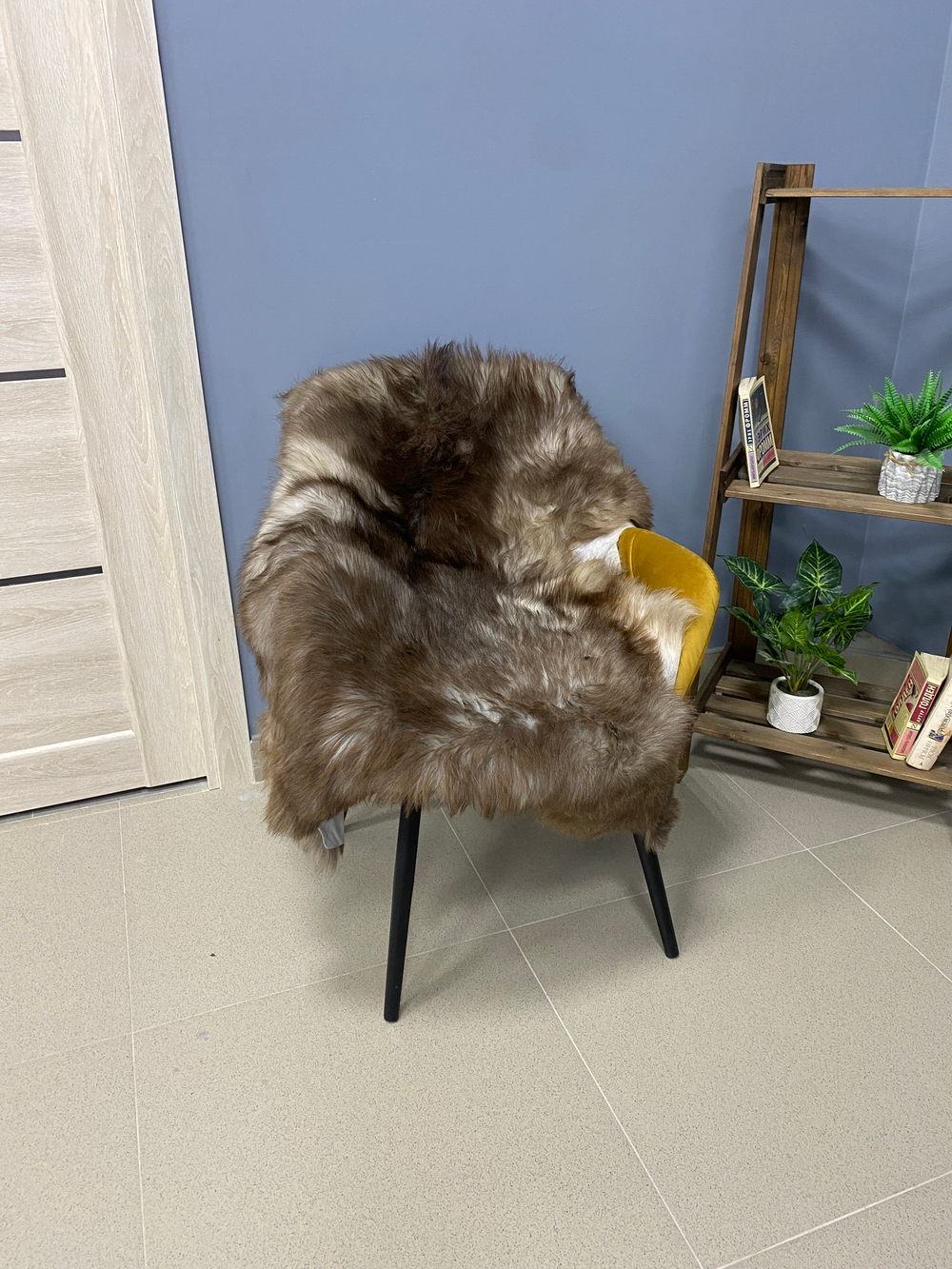 Шкура коврик меховой прикроватный овчина, 120х65 см.