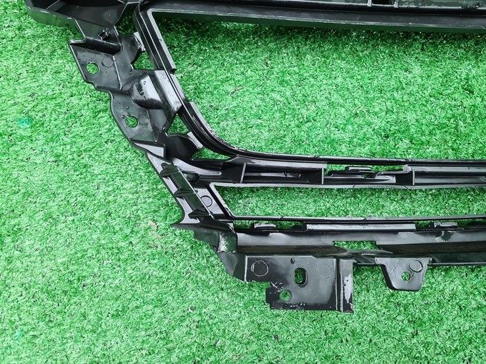 Решетка бампера RH Porsche Panamera 2 971 (20-24)