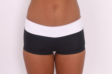 Maxi Fit Shorts, Black&White