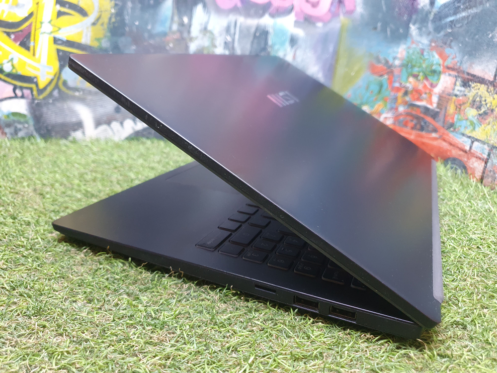 Ноутбук MSI i3-12/8Gb/FHD/Modern 15 B12M-211RU