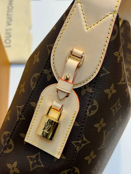 Сумка Louis Vuitton Slouchy, коричневый