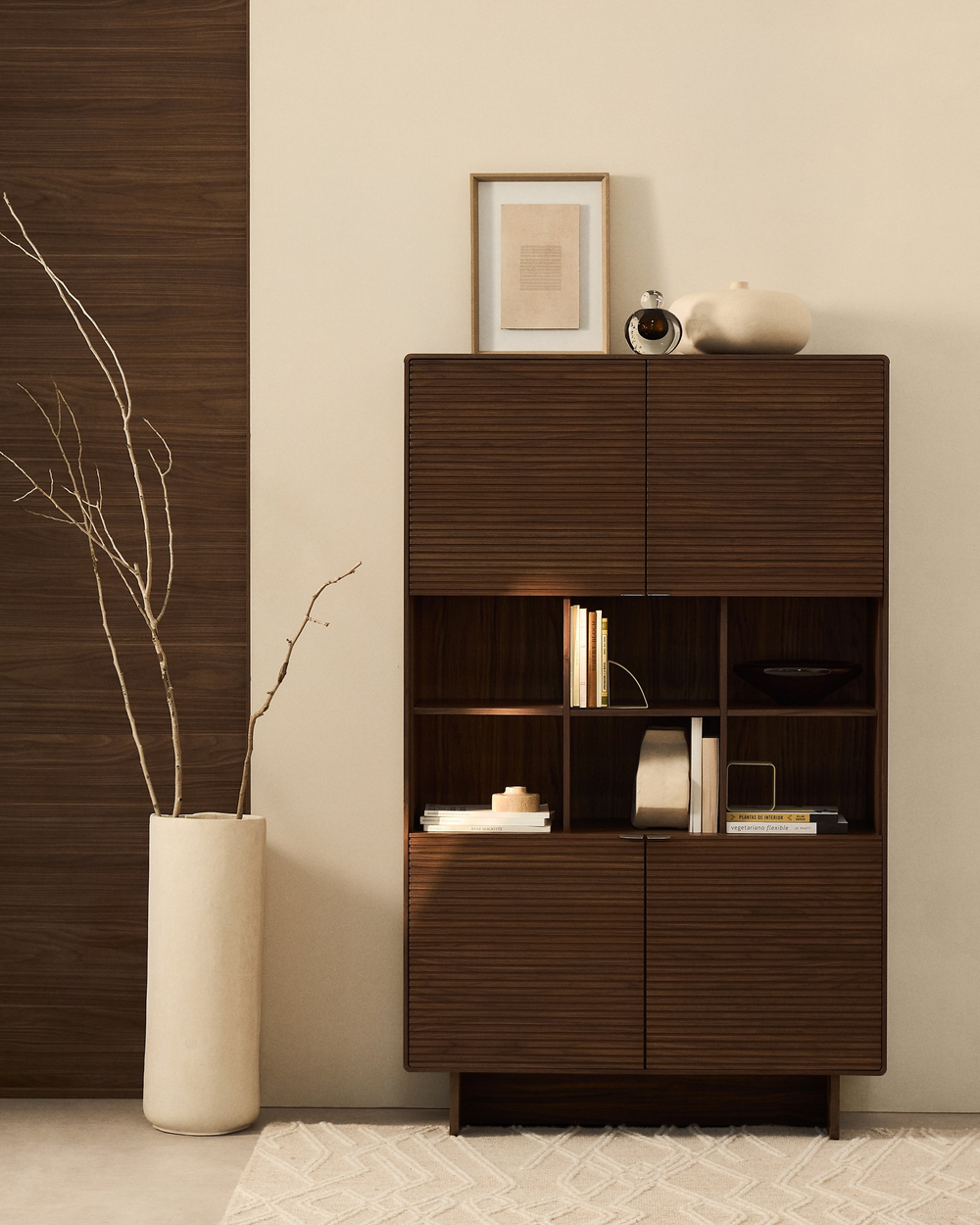 Высокий 4-дверный буфет Norlen из орехового шпона