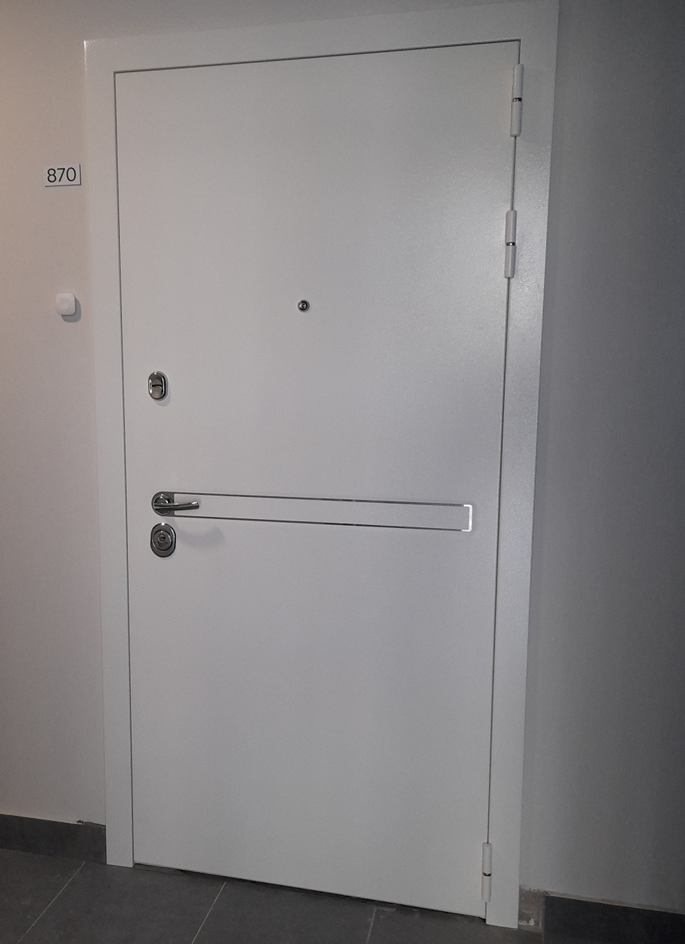 Входная металлическая дверь Лабиринт Лайн WHITE 03 (Белые входные двери)- Белый софт.