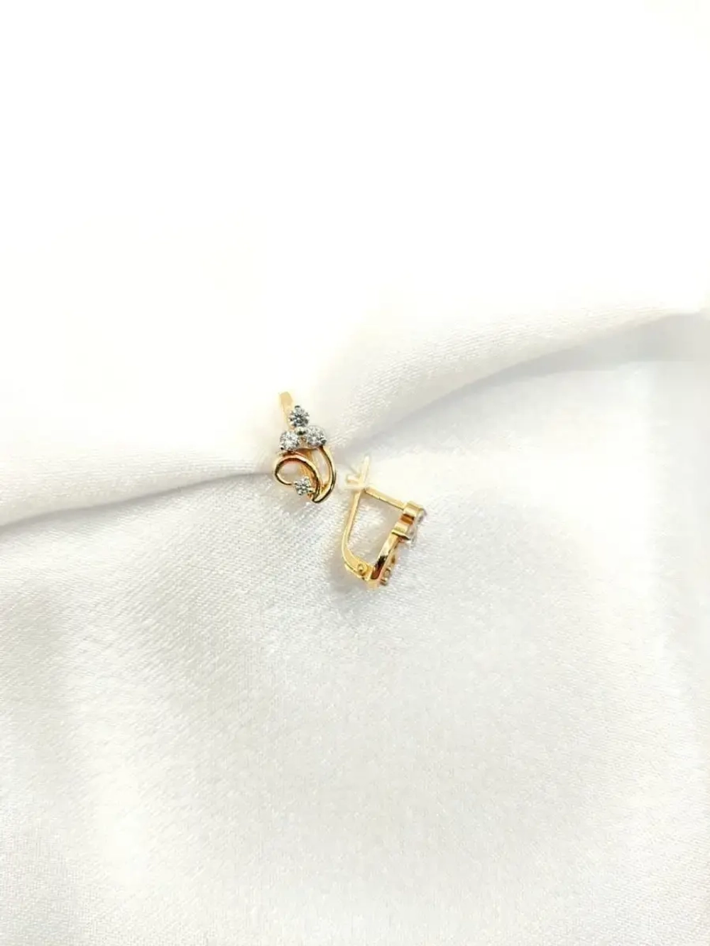 Серьги детские из золота с фианитами