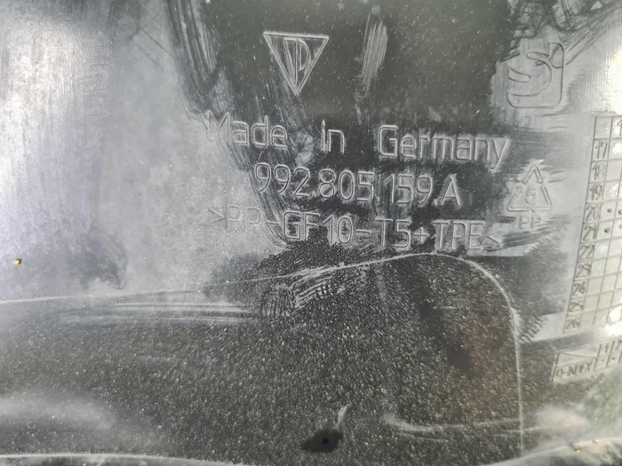 Подкрылок передний левый Porsche 911 8 992 (18-нв)