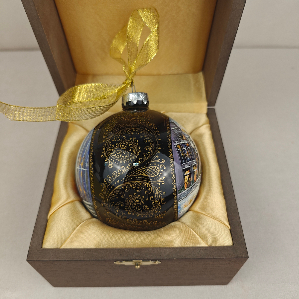 Шар новогодний с круговой росписью Палех "Москва. Арбат" в футляре