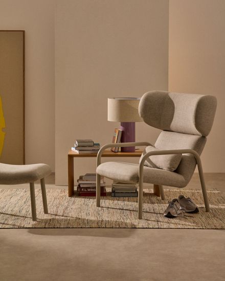 Кресло Inari бежевого цвета и стали с бежевой отделкой Испания La Forma